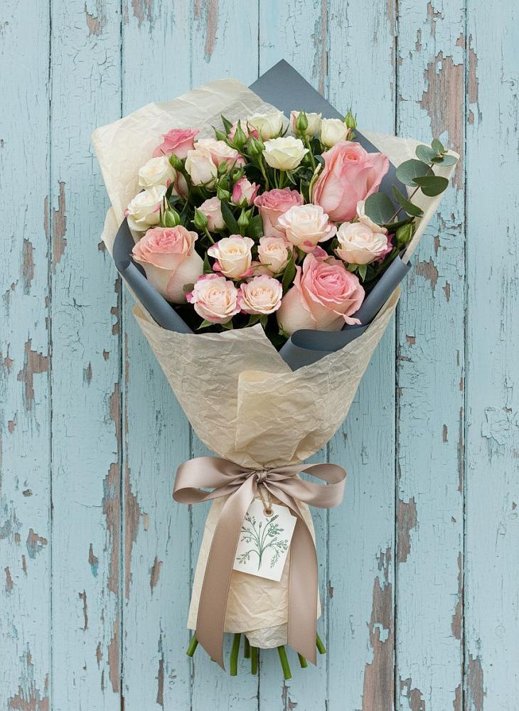 Букет цветов из: Розы в Великих Луках