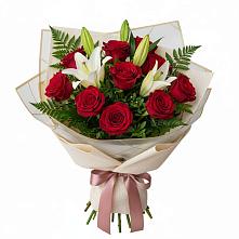 Букет цветов из:  Лилии и Розы в Великих Луках