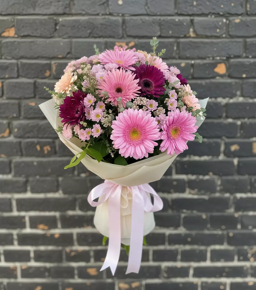 Букет цветов из: Герберы и Хризантемы в Великих Луках