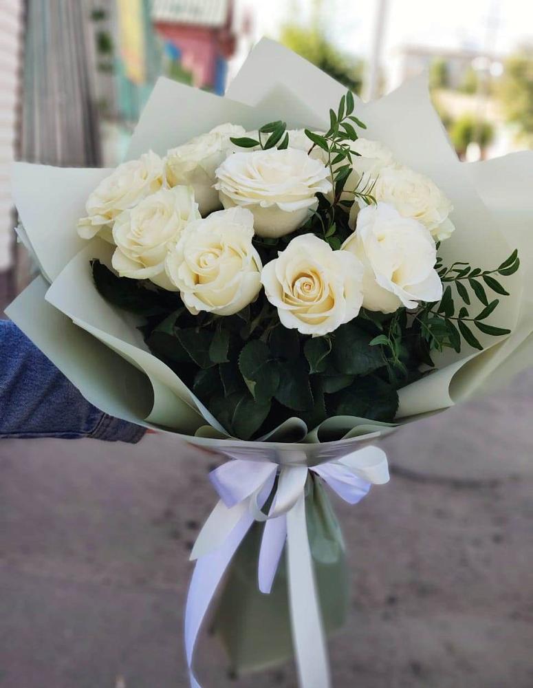 Букет Белые розы Проуд в Великих Луках
