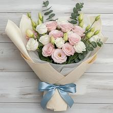 Букет цветов из:  Лизиантусы в Великих Луках