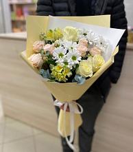 Букет цветов из:  Альстромерии, Розы и Хризантемы в Великих Луках