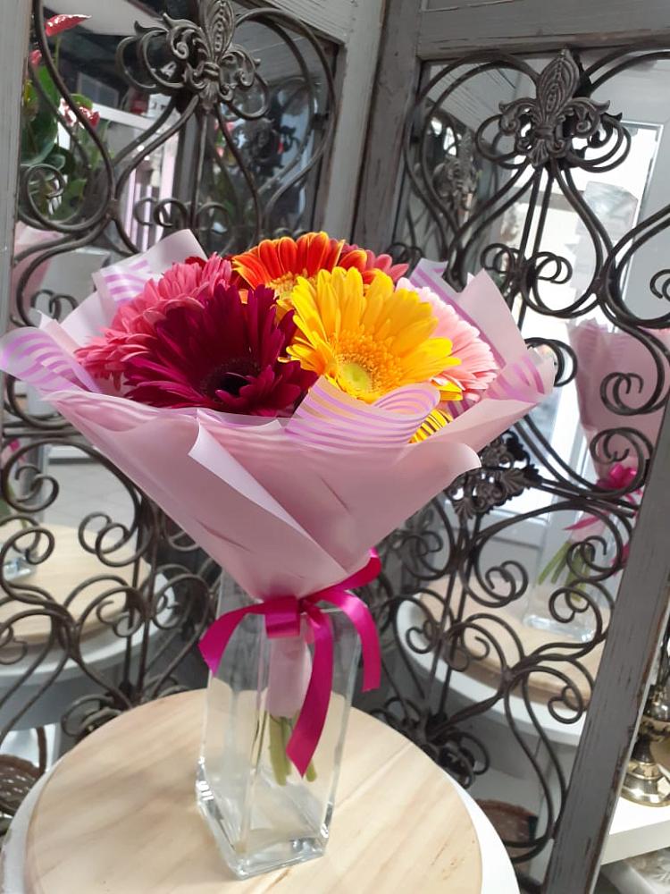 Букет цветов из: Герберы в Великих Луках