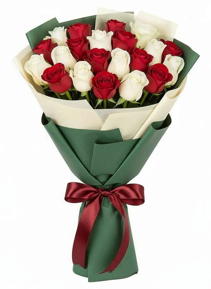 Букет Микс из красных и белых роз в Великих Луках