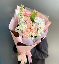 Букет цветов из:  Хризантемы и Розы в Великих Луках