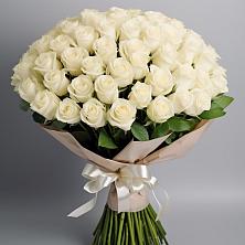 Букет 101 беля роза Белоснежка в Великих Луках