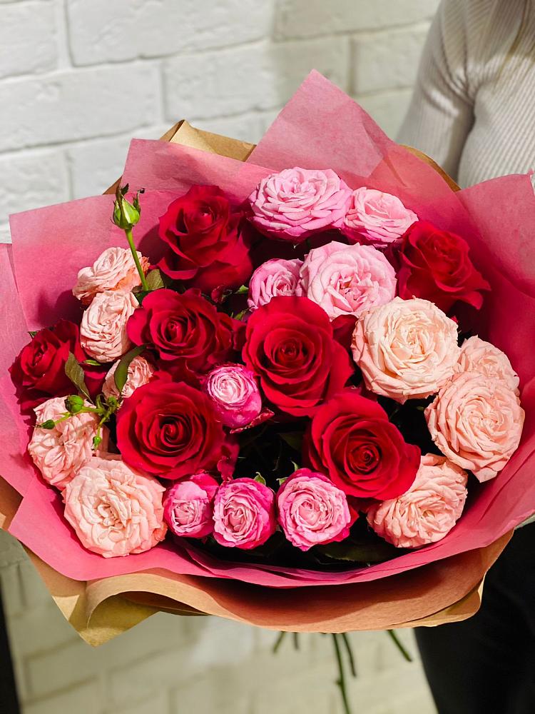 Букет цветов из: Розы в Великих Луках