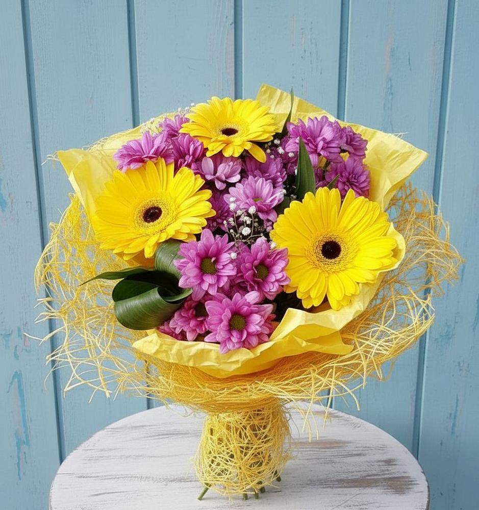 Букет цветов из: Хризантемы и Герберы в Великих Луках