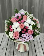 Букет цветов из:  Альстромерии, Гвоздики, Розы и Хризантемы в Великих Луках
