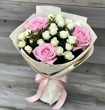 Букет цветов из:  Розы в Великих Луках