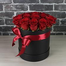 Цветочная композиция из Розы в шляпной коробке в Великих Луках