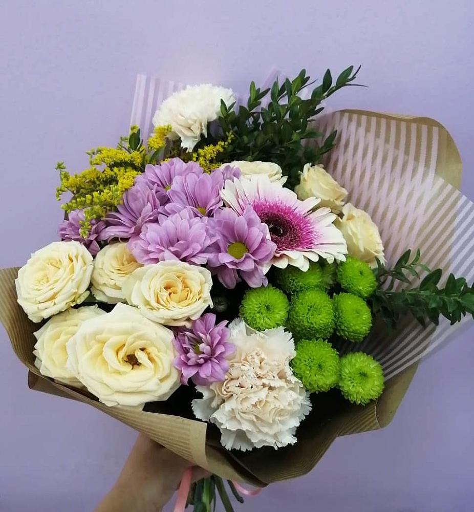 Букет цветов из: Хризантемы, Розы, Гвоздики и Герберы в Великих Луках