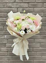 Букет цветов из:  Гвоздики, Розы, Лизиантусы и Хризантемы в Великих Луках