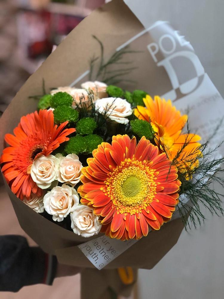Букет цветов из: Герберы, Хризантемы и Розы в Великих Луках