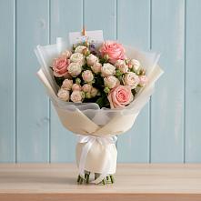 Букет цветов из:  Розы в Великих Луках