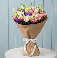Букет цветов из:  Лизиантусы в Великих Луках