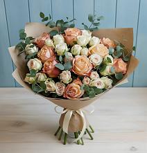 Букет цветов из:  Альстромерии и Розы в Великих Луках