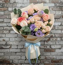 Букет цветов из:  Розы, Лизиантусы и Гвоздики в Великих Луках