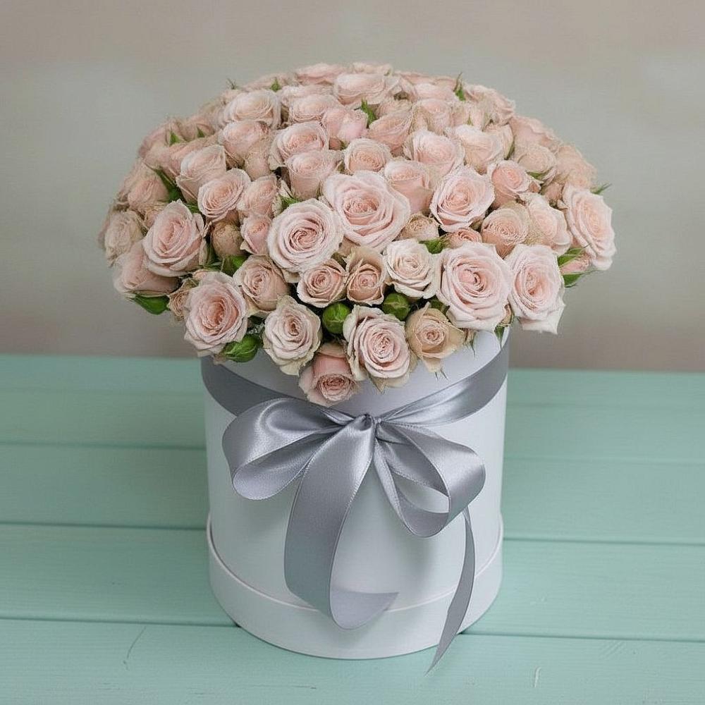 Цветочная композиция из Розы в шляпной коробке в Великих Луках