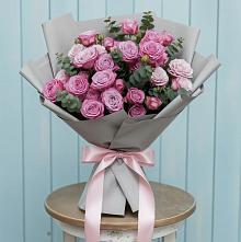 Букет цветов из:  Розы в Великих Луках